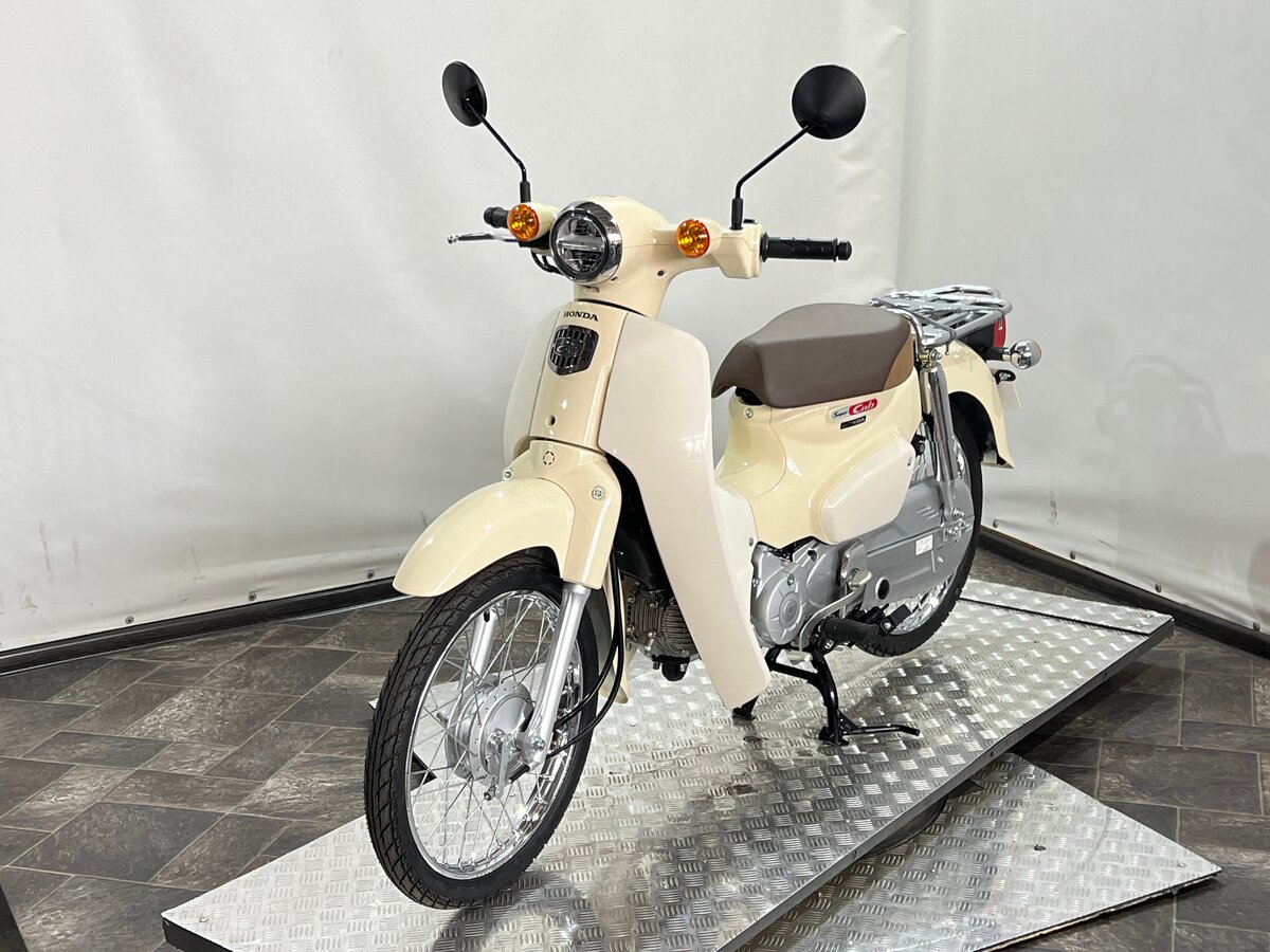 Новый Super Cub 50 от Honda — легенда в новом облике