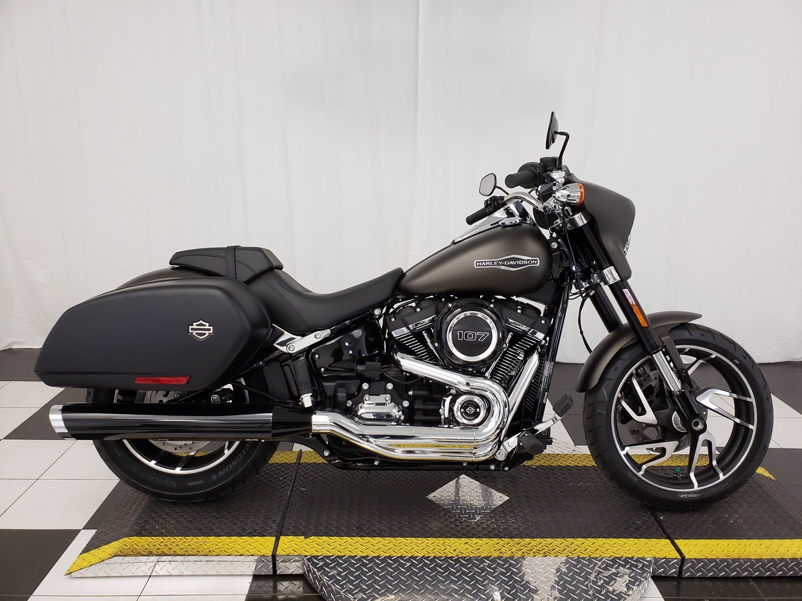 Harley davidson road glide limited 2020. тесты и подробности