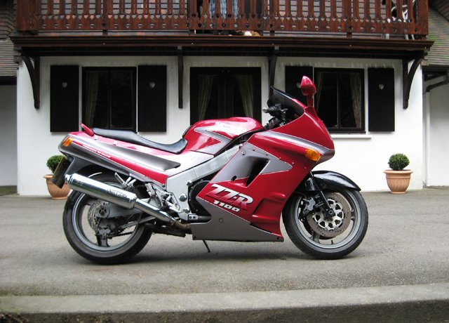 Обзор мотоцикла kawasaki zzr 1100 (zx-11 ninja) — bikeswiki - энциклопедия японских мотоциклов