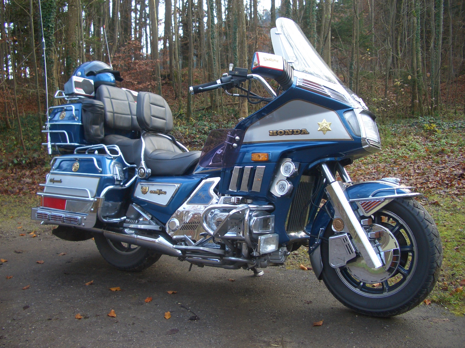 Honda gl1200 gold wing (interstate, deluxe, aspencade, limited edition): review, history, specs