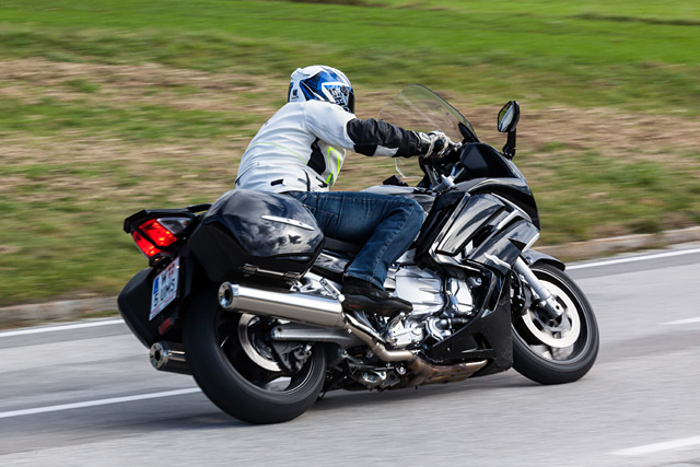 Мотоциклы yamaha fjr1300 — обзор и история появления модели